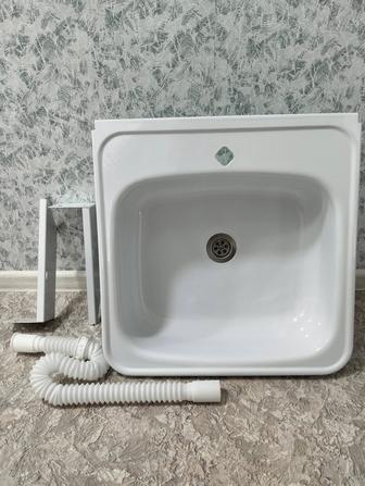 Продам новую раковину с гофрой