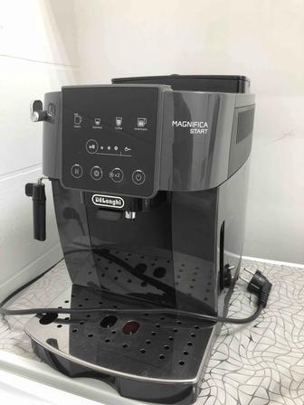 Кофе машинка Delonghi Magnifica start