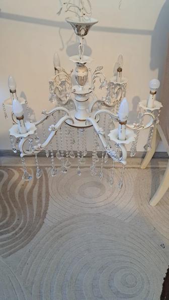 Продам люстру