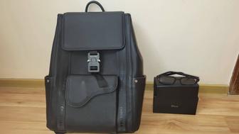 Рюкзак и очки Christian Dior