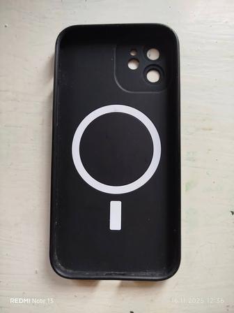 Чехол iPhone 11 б/у черный.