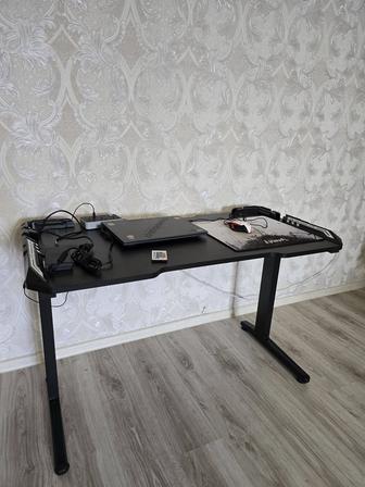 Стол компьютерный Spirit 120x60x73 см, черный, красный