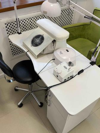 Продам маникюрные столы