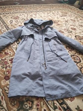 Продам бу парка 48 размер хорошем состоянии серо голубого цвета 30тысяч .