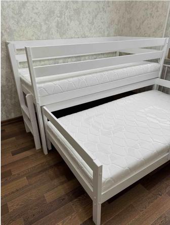 Продам двухъярусную кровать детская