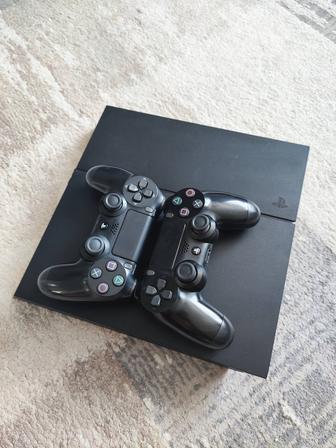 Playstation 4 fat 500gb 2 джойстика