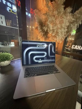 MacBook Air M2 15 дюйм