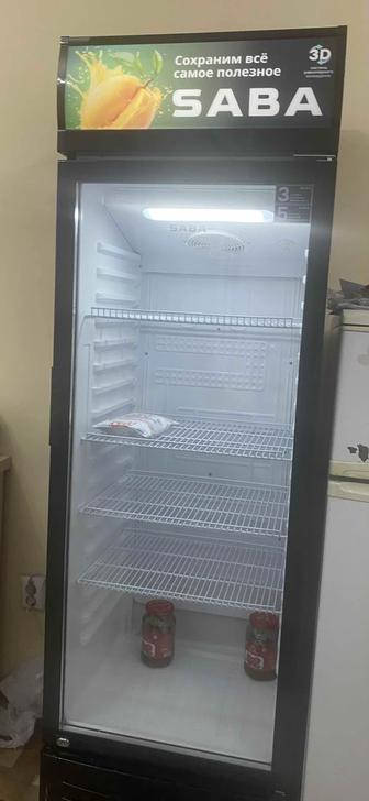 Продам витринный холодильник