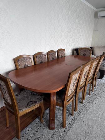 Продам высокий стол на 12-14 персон 11 стульев