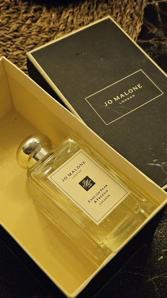 Jo Malone English pear and Freesia