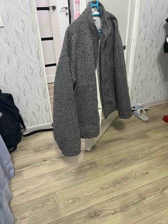 бомбер серый