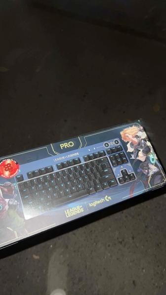 Клавиатура Logitech G Pro League of legends edition