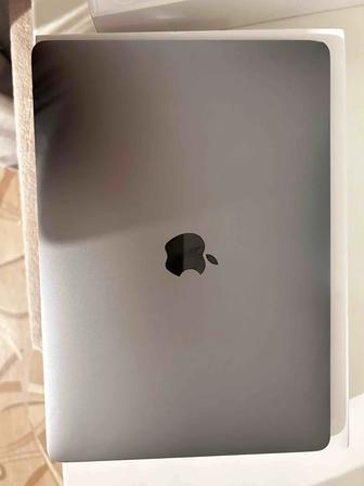 Продаю MacBook Air 13