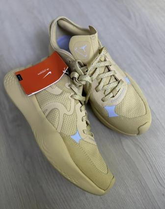 Кроссовки Nike 39,5 размер