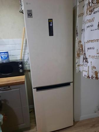 Холодильник LG