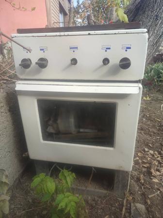 Продам газовую плиту