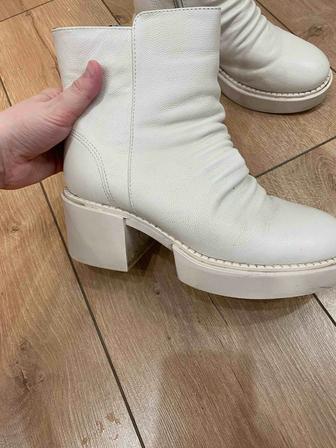 продаются зимние сапоги