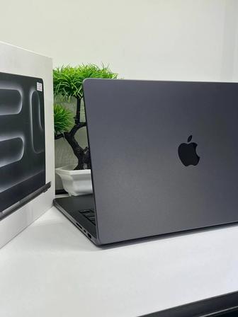MacBook Pro 14 M3 2023