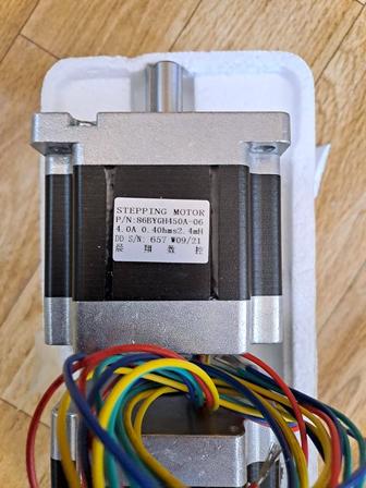 Шаговый двигатель 86BYGH450А. Количество 4 шт