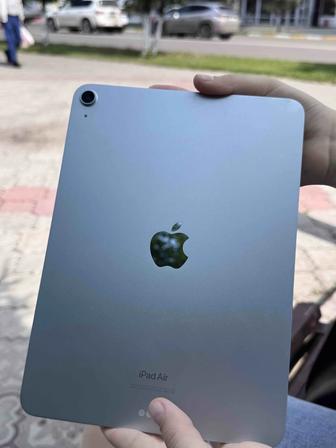 Продам Apple IPad Air 2024 WiFi 11/11 дюймов 8 гб/128гб голубой