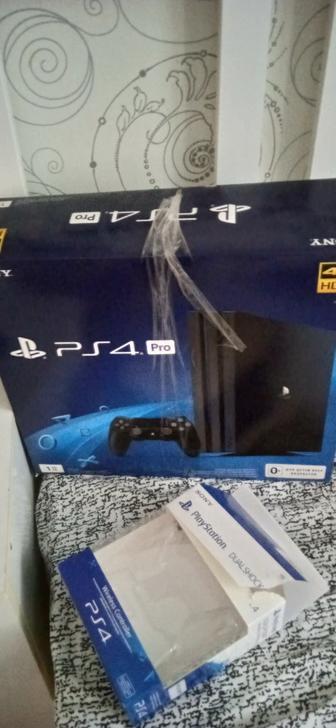 Продам игровую приставку PlayStation 4 PRO