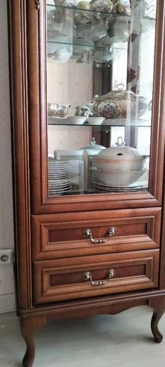 Шкаф для посуды- дерево.