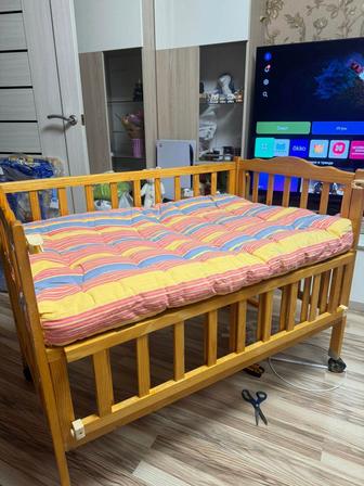 Продам детскую кроватку