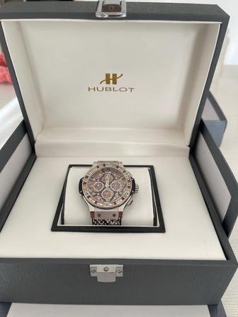 Женские Наручные часы HUBLOT