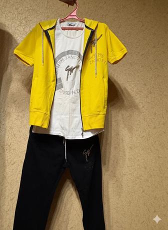 Спортивный женский костюм тройка