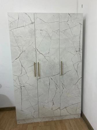 Продам шкаф в офис или домой