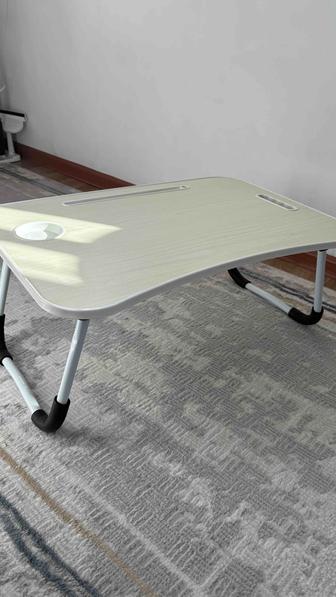 Столик для ноутбука