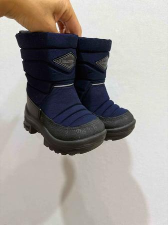 Продам зимние дутики kuoma