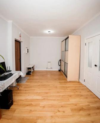 Продам ламинат б/у