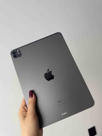 Продам Apple iPad Pro Wi-Fi 11 дюйм (3-го поколения 8 гб/128 гб)