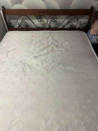 Продам двухспальную кровать