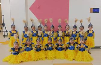 Прокат детских костюмов , бальные платья и парные образы к 8 марта