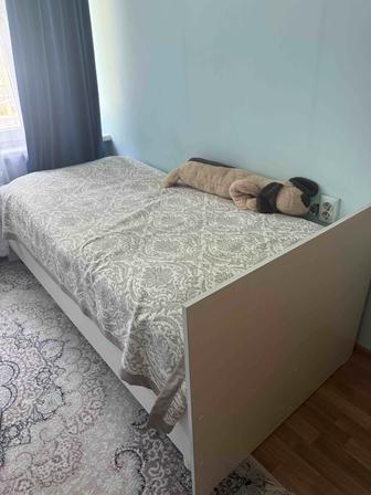 Продам кровать с матрасом