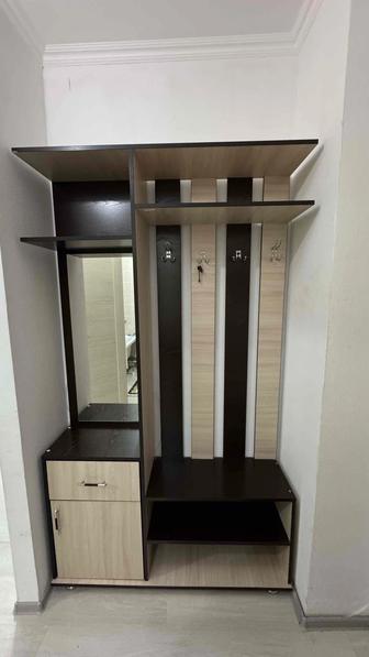 Продам шкаф прихожую с зеркалом