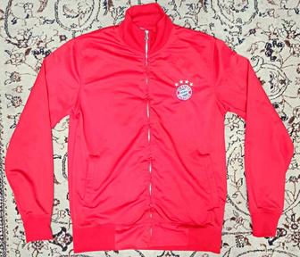 Продаётся олимпийка Бавария Мюнхен оригинал