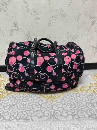 Продам сумку чемодан на колесиках