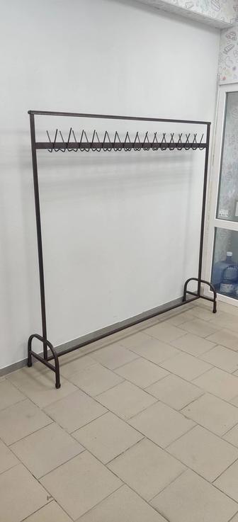 Продам вешалку напольную