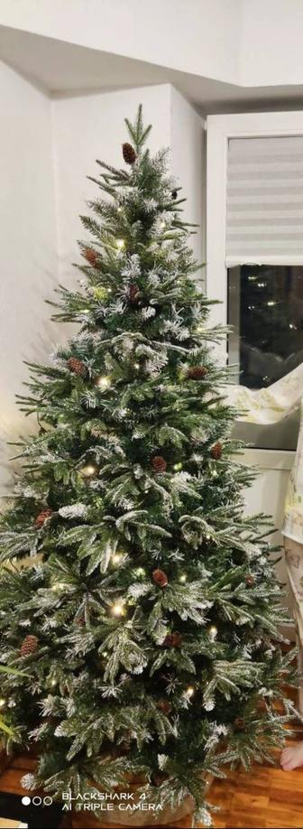 Елка новогодняя