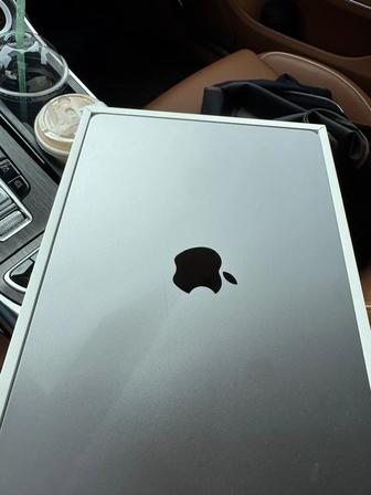 13.6-inch MacBook Air with Apple M2 chip