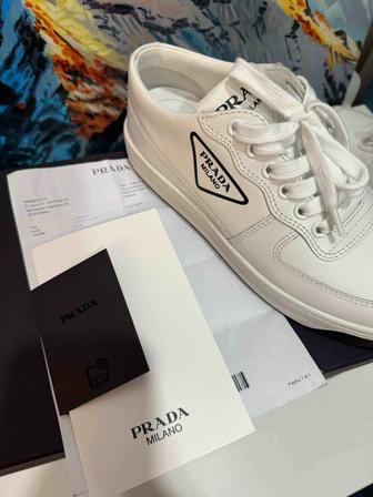 Продам кроссовки PRADA