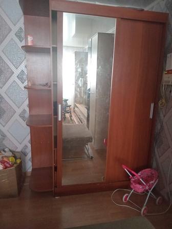 Продам шкаф купе нет одной палочки а так нормальный.