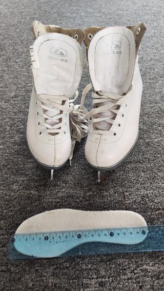 Продам фигурные коньки