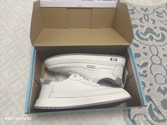 Кроссовки классические