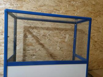 Витрины стеллажи