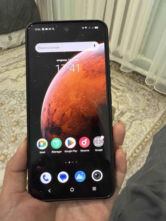 Продам сотовый телефон V40Lite.