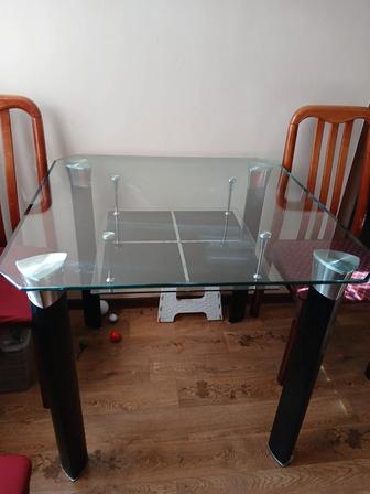 Стол стеклянный обеденный